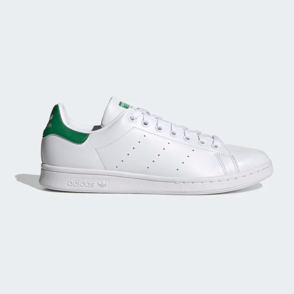 Men's Originals Adidas STAN SMITH SHOES
Size 5 1/2 excellent condition